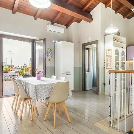 La Dimora Di Max Bright With Terrace Riposto