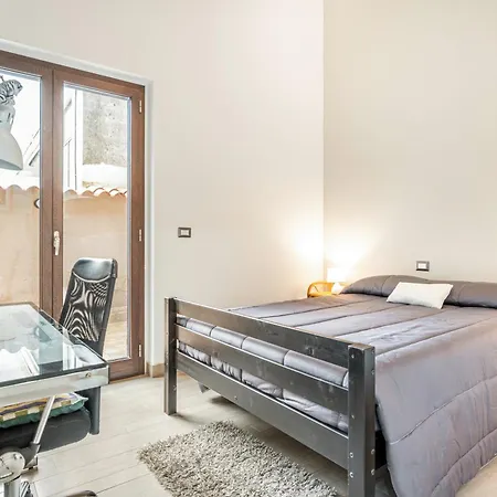 La Dimora Di Max Bright With Terrace Feriehus *