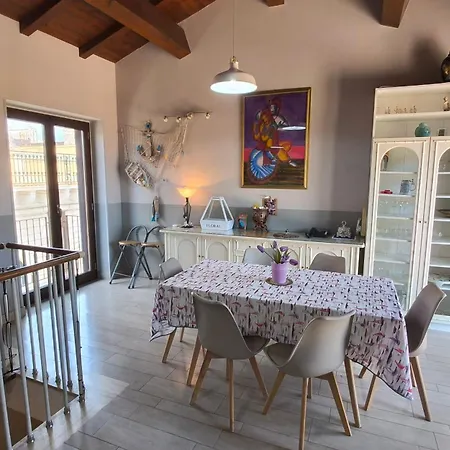 La Dimora Di Max Bright With Terrace Holiday home Riposto